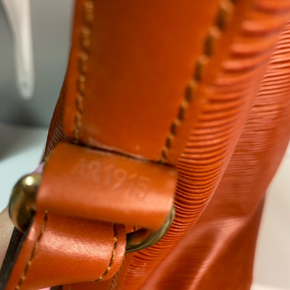 Louis Vuitton Brown Noe Epi Leather Bag - Picture 13 of 13